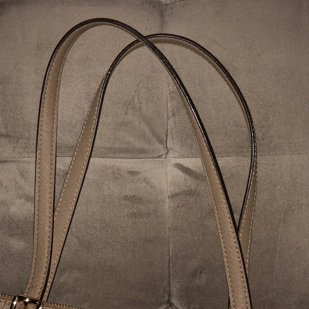 Michael Kors Jet Set Tote - Picture 7 of 7